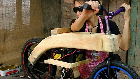 Girl Made E-bike From Scraps of Wood homemade