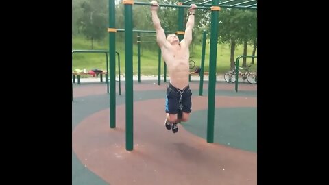 EXTREME CALISTHENICS 🔥 (29 PULL-UPS +18 KG) #Shorts