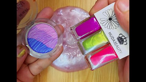 Slime Coloring with Makeup Mixing Makeup into Clear Slime