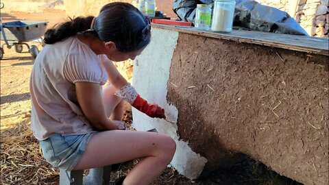 Using Natural Hydraulic Lime With Raw Linseed Oil To Protect Our Earthbags