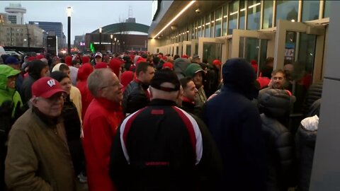 Rain didn't stop Wisconsin Badgers fans from packing the Deer District