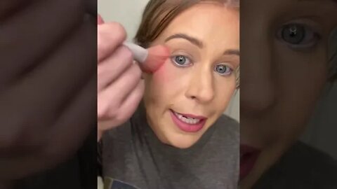 Tip Tuesday - SYMMETRICAL MAKEUP MISTAKES #makeup #makeupsecrets #makeuphacks #makeuptutorial