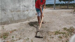 Fiz essa enxada caseira Com serrote velho #Nordeste