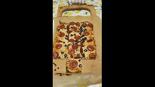 Home made Low Carb pizza #pizzalover #pizzatime #pizza #homemadepizza #LowCarb