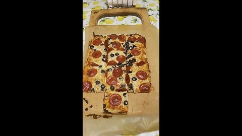 Home made Low Carb pizza #pizzalover #pizzatime #pizza #homemadepizza #LowCarb