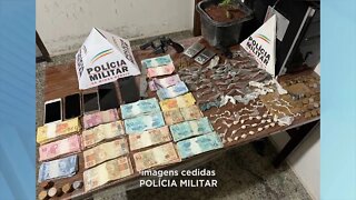 Quarteto preso com dinheiro, arma de fogo e drogas no Distrito de Vale Verde em Ipaba