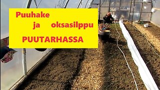 Puuhake ja oksasilppu puutarhassa