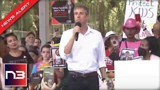 Beto O’Rourke Seen RABBLE ROUSING Outside NRA Convention, Immediately Eats Own Shoe