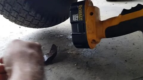 Replacing Drive Belt on Zero Turn Mower! DIY.