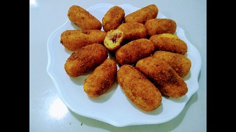 BOLINHO DE BATATA E LINGUIÇA