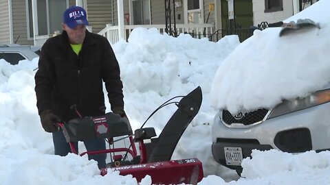 Snow dig out continues on Thanksgiving doesn't ruin plans for the neighbors of South Buffalo