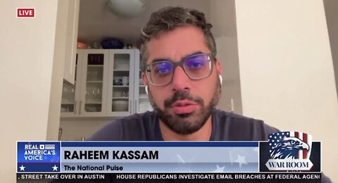 Raheem Kassam Talks To Steve Bannon About Unseen Tucker Interview Footage