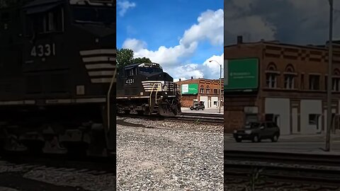 Norfolk Southern Up Close At The Crossing Train Horn #train #asmr #railfan #trainhorn #railway