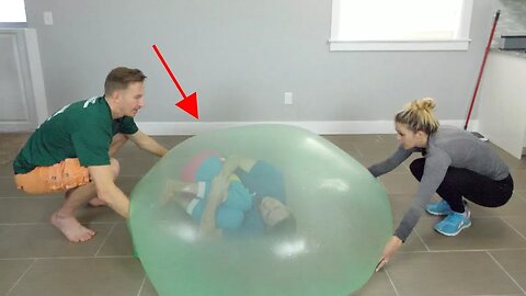 I Trapped Myself in a Giant Slime Bubble! Crazy-Huge DIY Slime Bubbles!