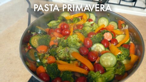 Healthy and Easy Pasta Primavera! A fragrant dish that melts in your mouth. UPDATED