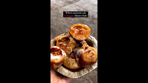 Famous food of India Golgappe/panipuri