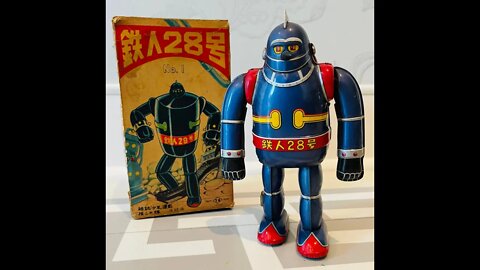 Tetsujin No1 in original box with tin hands is suffering arthritis or something 😵‍💫