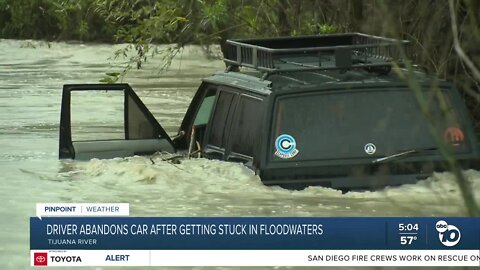 Driver abandons car after getting stuck in Tijuana River flooding