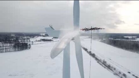 Turbine eoliche sbrinate con l'aiuto di un drone