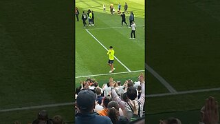 Sonny Shows His Appreciation To The Tottenham Fans! #coys #tottenham #heungminson