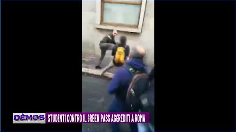 STUDENTI CONTRO IL GREEN PASS AGGREDITI A ROMA