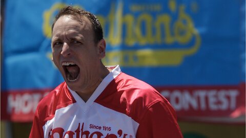 How Joey Chestnut Ate 71-Hot Dog In 10-Minutes
