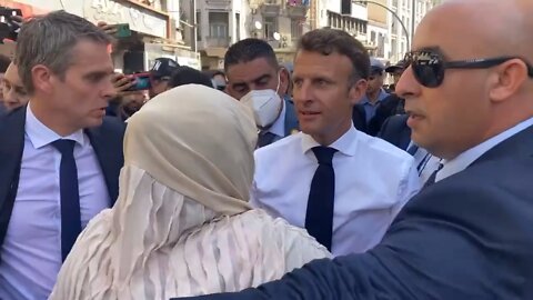 Macron se fait insulter à Oran!!