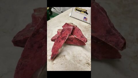 Lapidary slabbing and cutting Thulite