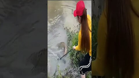 wanita cantik jala ikan monster || mancing cantik