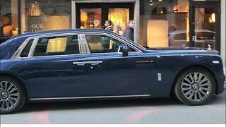 Bespoke Rolls Royce Phantom VII "Rose Phantom" Peacock Blue with handpainted roses #rr #rollsroyce
