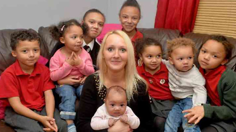 Mother Of 8 Children On Welfare Claims She Can’t Get A Job Because She’s Just Too Good Looking