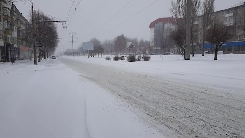 Русская зима вернулась в Днепропетровск / Storm Walker covered with snow Dnepropetrovsk