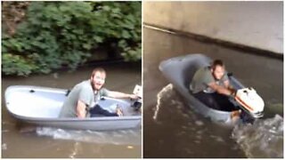 Teto de carro é transformado em barco!