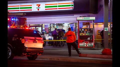 Car crashes into downtown Las Vegas 7-Eleven