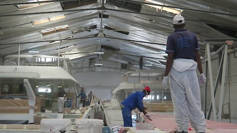 SOUTH AFRICA - Cape Town - Boat building (Video) (4kq)