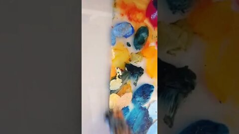 Cleaning a used paint palette