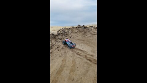 Traxxas Maxx Front Flip Fail