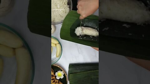 Sticky Rice with Banana នំអន្សមចេក Num Ansom Chek #shorts