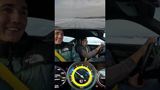 170 km/h Drift on Ice In a Porsche