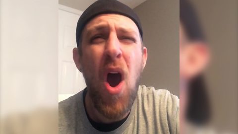 Adorable Dad Sings Frozen With His Daughter