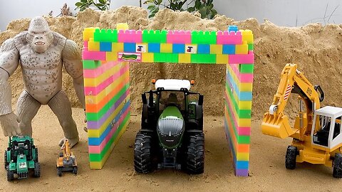Tractor y excavadora se enfrentan al gran gorila Historias sobre juguete para niños Bibo español