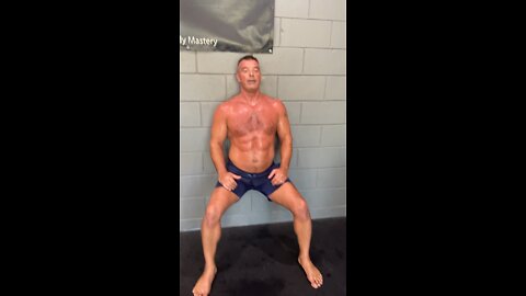 Mobility Monday: Wall Squat & Back Hollow