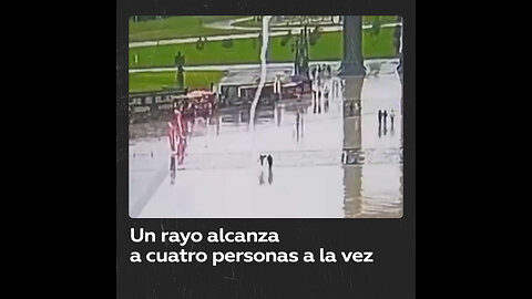 Un rayo cae sobre un paraguas dejando un muerto y tres heridos