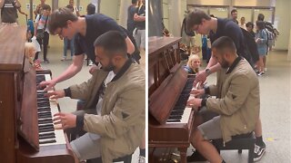 Guy Joins Pianist On Public Piano For Epic Performance