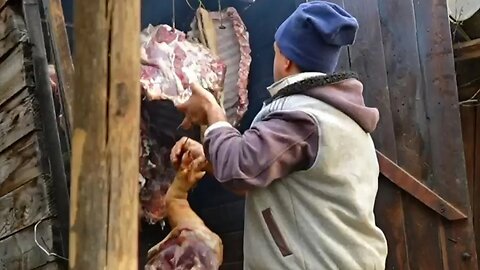 Country life in Transylvania - How to smoke pork - ribs , shoulder , loin,tenderloin , legs, hip