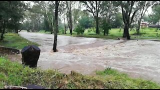 Rain causes flash flooding in Johannesburg (Sei)