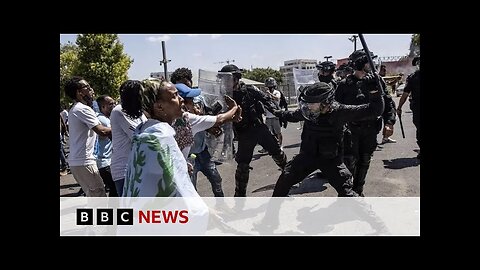 Israeli police clash with Eritrean asylum seekers in Tel Aviv - BBC News