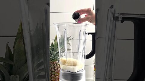 How to Make a Lava Flow Cocktail from home