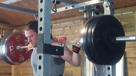 EASY 155 kgs x 2 Paused Squat. Coming back strong!