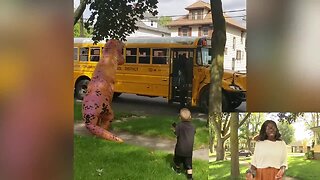 Local mom dresses as T-Rex on her kids first day of school